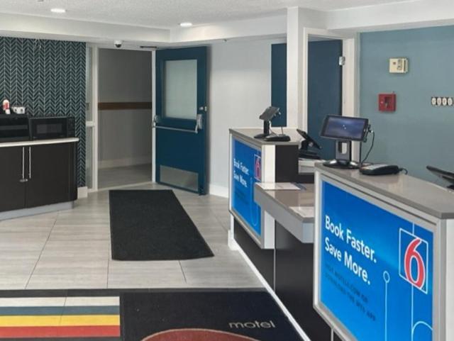 Studio 6 Suites East Syracuse Airport Exterior foto