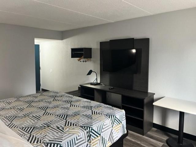 Studio 6 Suites East Syracuse Airport Exterior foto